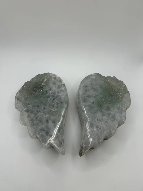 Light Quartz Stone-Pair of Wings 2044