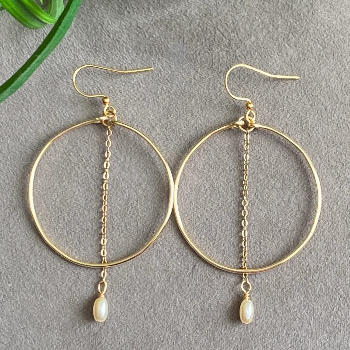 Gold Hoop Chain and Pearl Earrings